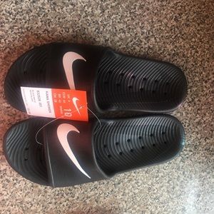 Women’s Nike Slides (new)